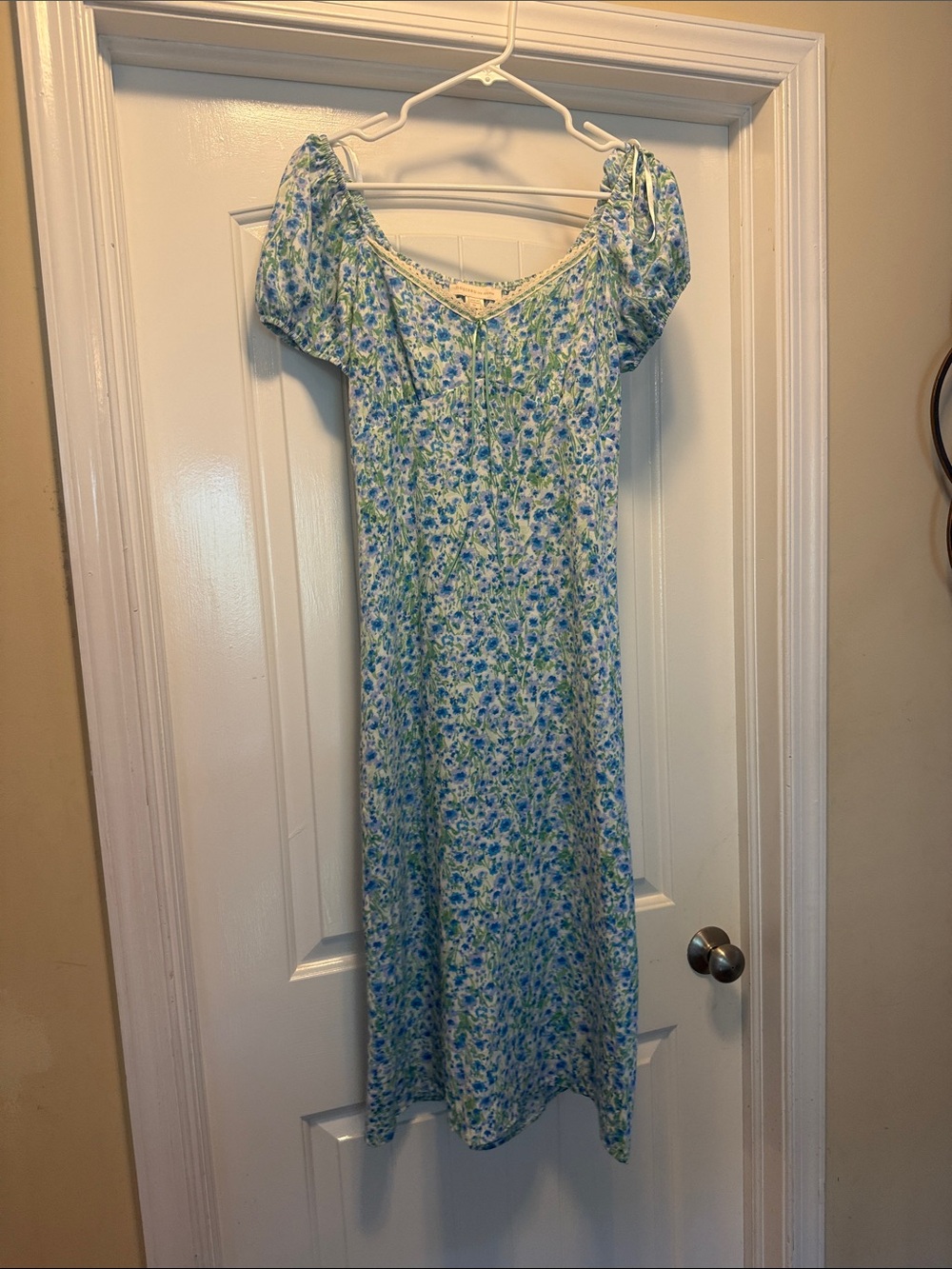 Floral Puff-Sleeve Midi Dress in Blue and Green
